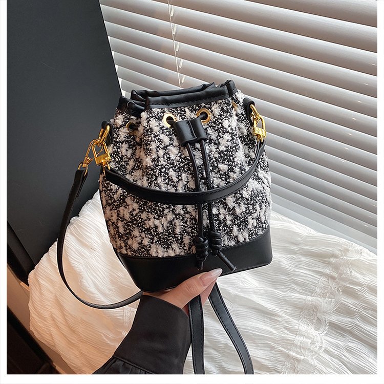 PU Bucket Bag with Magnetic Closure and Spliced Design - Handbag Shoulder Crossbody Bag
