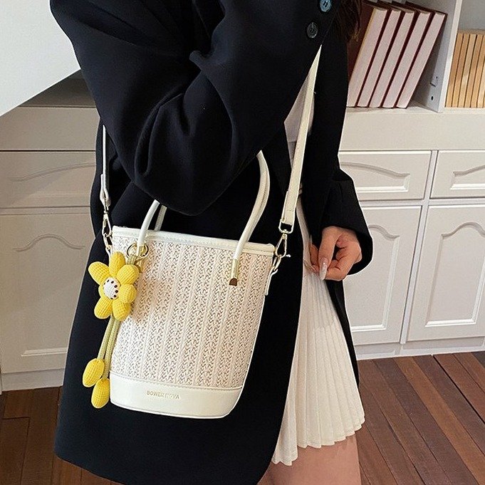 PU Woven Bucket Bag with Zipper Closure - Handbag Shoulder Crossbody Bag Summer 2026 - Image 4